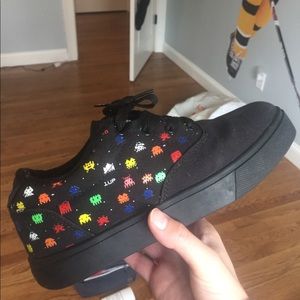| HEELYS | (1 UP) vintage video game styled heelys